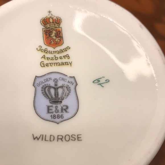 Schuman German porcelain Vase Wild Rose - Picture 7 of 7